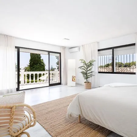 Huge Private Pool Villa, Garden, Bbq Puerto Banus Marbella