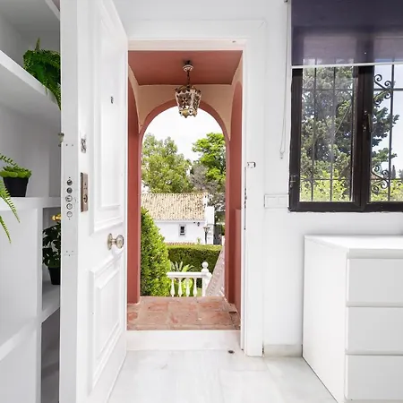 Huge Private Pool Villa, Garden, Bbq Puerto Banus Apartment *
